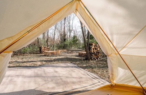 Kansas City RV Rental | Two Glamping Suites In Secluded Sanctuary | Sleeps 8
