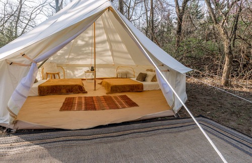Kansas City RV Rental | Two Glamping Suites In Secluded Sanctuary | Sleeps 8