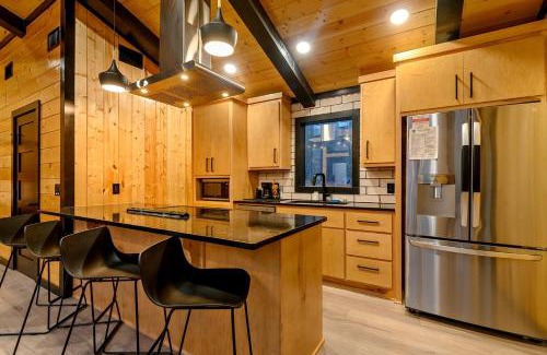 Broken Bow House | Two Gorgeous Cabins with Basketball Court in Broken Bow, Oklahoma