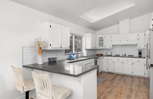 San Luis Obispo House | Two homes on 41 acres! Sleeps up to 18