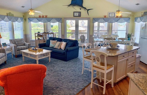 Ocracoke House | Two If By Sea I and II: Larger home with fabulous views of Silver Lake