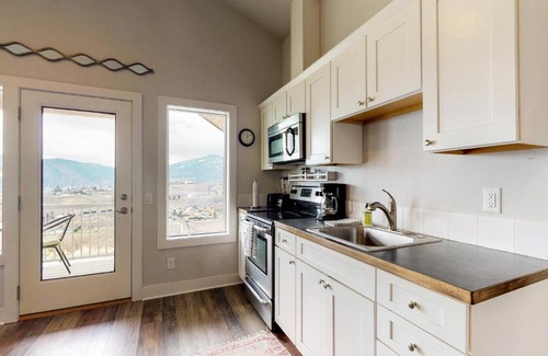 Manson House | Two Lakes Loft