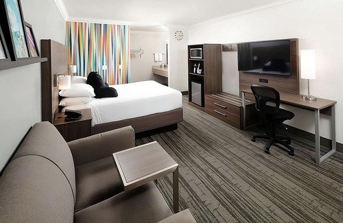 Temecula Hotel | Two Large Room Near Scenic Temecula Wineries!