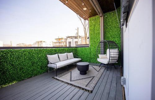 Edgehill House | Two Lavish Gulch Homes - Mins to Broadway