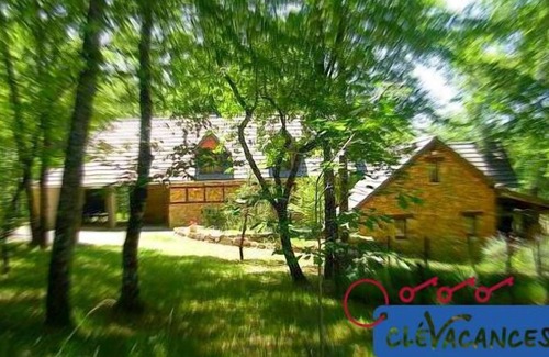 Saint-Cernin-de-Larche Cottage | TWO LODGES AT THE DOORS OF PERIGORD Tel: 06. 28. 94. 29. 50