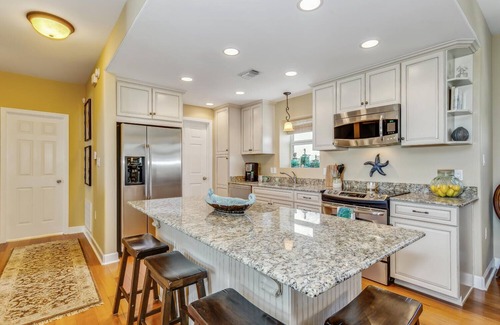 Pensacola Beach House | Two master suites and a bunk room. Come get sandy with us!