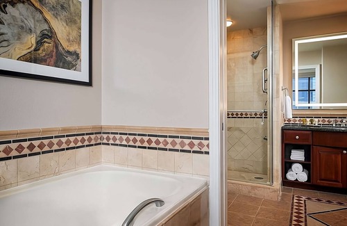 Las Vegas Hotel | Two Miles Away from Fountains of Bellagio | Spacious 2 BR Suite w/Full Kitchen