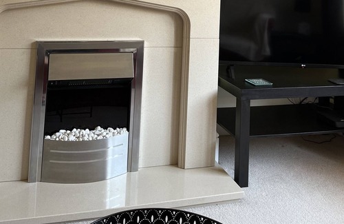 Rugby House | Two-minute walk to town centre, 7-minute walk to train station .