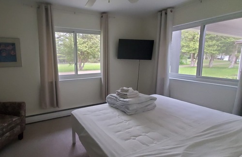Applegate Cottage | Two Neighboring Cottages + Covered Outdoor Area with Private Hot Tub + Sauna