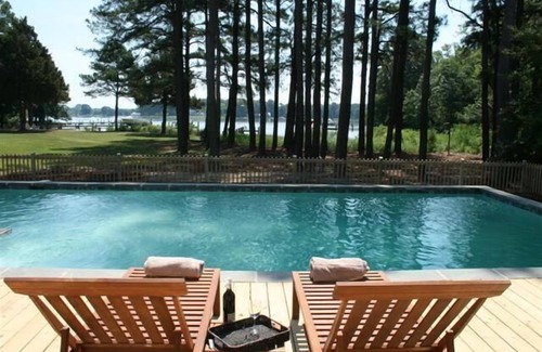 St. Michaels House | Two Oysters House 2025 Remodel waterfront w/pool in St. Michaels