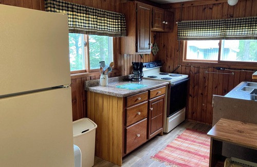 Crandon Cabin | TWO Quaint Cabins With Awesome Views of Lake Metonga