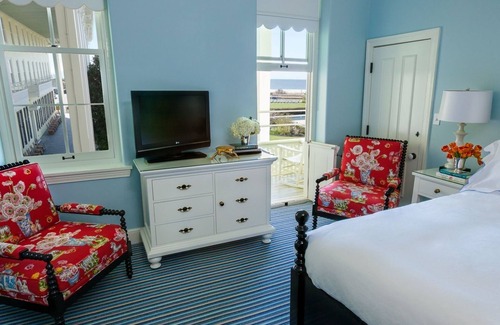 Cape May Hotel | Two Queen Beds Ocean Side with Balcony | Congress Hall
