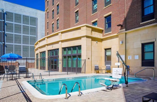 Yamacraw Village House | Two Relaxing Family Rooms Close to Savannah River Front | Pool + Free Breakfast