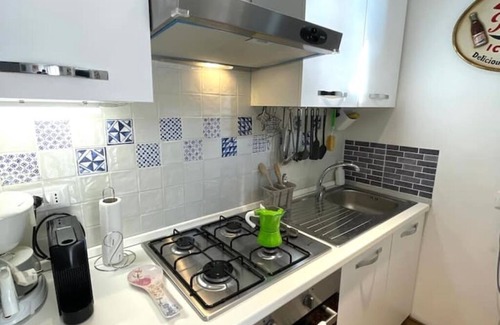 Turro Apartment | Two-room apartment Montelungo 3 min. from Metro Rossa Turro