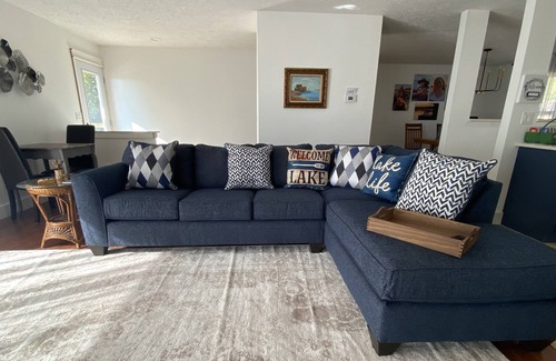 Lakeview House | Two Seperate Living Areas with Views of Bull Shoals Lake and Dam