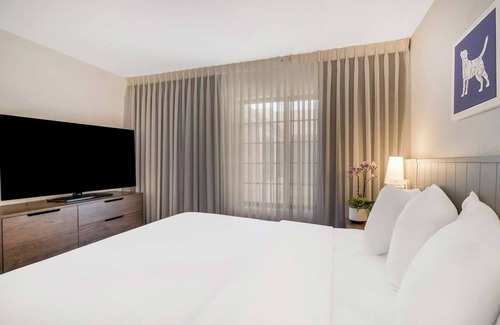 Lone Tree Hotel | Two Spacious Suites Near Park Meadows w/Pool Access | Complimentary Breakfast
