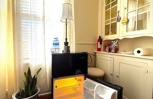 Brenham House | Two Step+2 bath+Historic+Downtown+Private Entrance