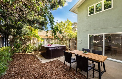 West Mesa Condo | Two Story Apartment Near Beach