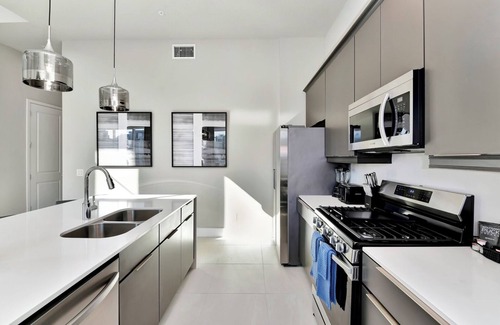 Reunion Hotel | Two Story Condo with Pool Table near Disney with Resort & Waterpark Access -.