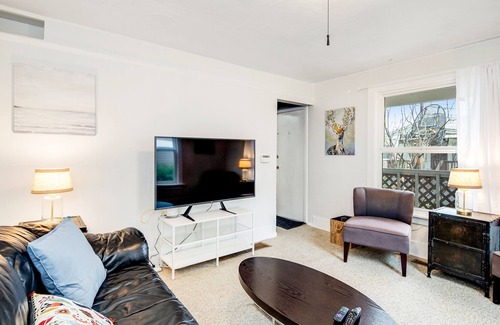 Queen Anne Cottage | Two-Story, Family-Friendly Home near Downtown Seattle w/Free WiFi & Washer/Dryer