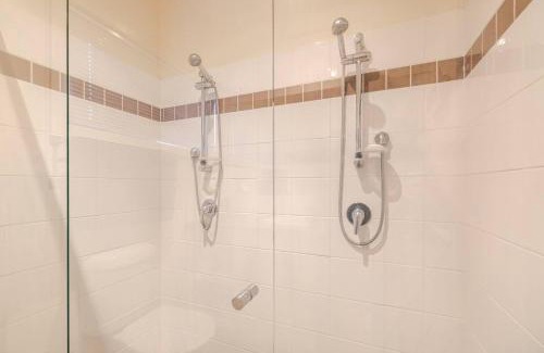 Jan Juc House | Two Story, Torquay Holiday Home with Large Balcony
