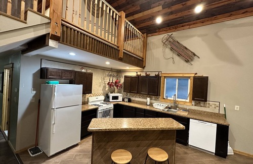 Island Park Cabin | Two Top Stop - Newly built cabin, 16m from Yellowstone, across from Henry's Lake