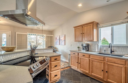 Fruita House | Two Wheel: Fenced Patio & Office Space!