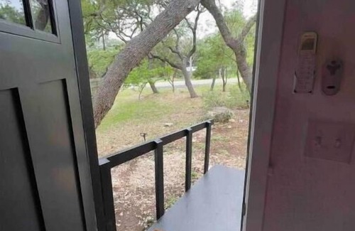 Canyon Lake House | Tx Hill Country- Canyon Lake 🦮Friendly, Casita🏡, Hot Tub. 10 guest