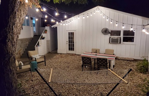 Rio Vista House | TXST Hideaway nestled near the San Marcos River