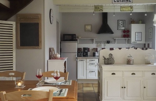 Le Cloitre-Saint-Thegonnec Cottage | Ty Ar Pennduig - Lovely restored stone cottage set in peaceful countryside