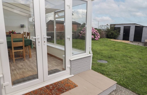 Efailwen Cottage | TY BECA, pet friendly, with a garden in Narberth