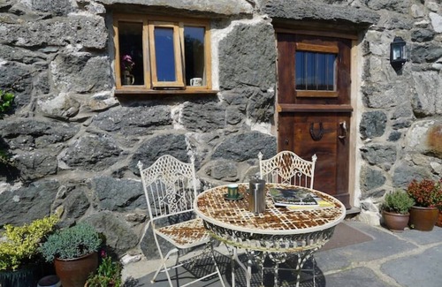 Cwmtirmynach Cottage | Ty Beic Country Apartments, The Stablenn