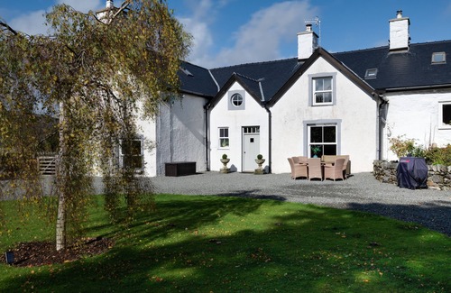 Dolgellau House | Tŷ Brithdir - Four Bedroom House, Sleeps 8