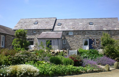 Abereiddy House | Ty Canol, Relaxing Character Cottage - nr. Abereiddy Beach (sleeps 2-5)