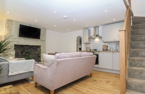 Bangor Cottage | TY CERRIG, pet friendly, character holiday cottage in Bethesda