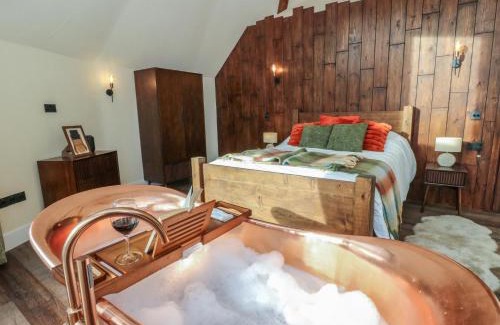 Cribyn House | Ty Crwn - The Roundhouse