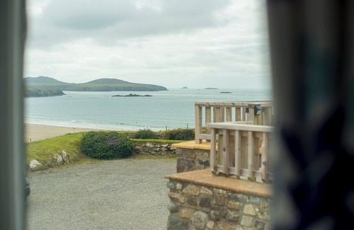 St Brides Cottage | Ty Gwyn Farmhouse, Holiday Cottage Whitesands, Sleeps 9, 5 bedrooms, bathrooms