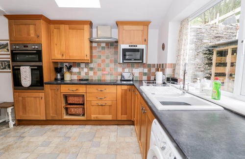 Tanygrisiau Cottage | TY GWYNN, pet friendly, character holiday cottage in Tanygrisiau