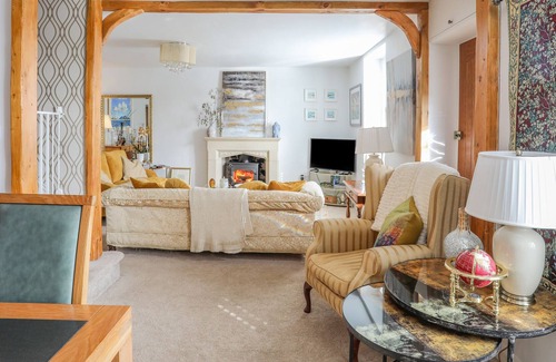 Edern House | TY HEN, character holiday cottage, with open fire in Morfa Nefyn