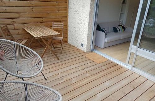 Moulin du Comte Apartment | Ty Jolie Super Grand Studio avec Parking et Terrasse