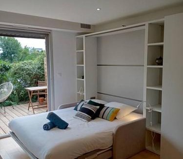 Moulin du Comte Apartment | Ty Jolie Super Grand Studio avec Parking et Terrasse