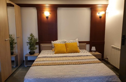 Hopital-Camfrout Apartment | Ty Keramor