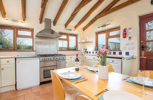 St Brides House | Ty Llwyd, Holiday Property St Davids, Sleeps 6, 3 bedrooms, bathrooms