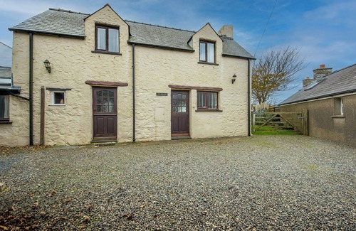 St Brides House | Ty Llwyd, Holiday Property St Davids, Sleeps 6, 3 bedrooms, bathrooms