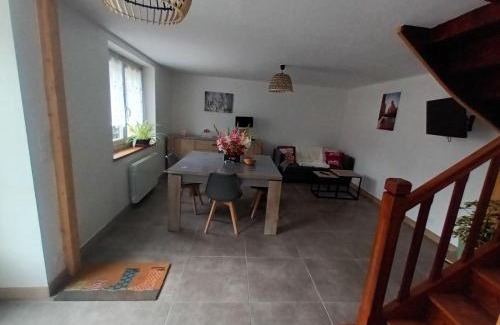 Locarn House | Ty Ma Zud