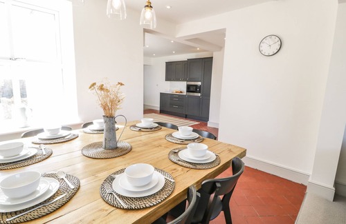 Llanfairpwllgwyngyll Cottage | TY MAWR FARM, pet friendly, with hot tub in Llanfairpwllgwyngyll