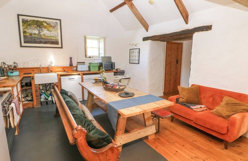 Newport Cottage | Ty Mellen