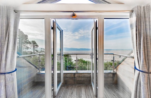 Aberdovey House | Ty Mor Wennol - Five Bedroom House, Sleeps 10