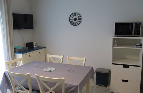 Plougonvelin Apartment | Ty Moutik feet in the water in Plougonvelin