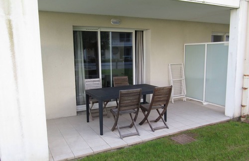 Plougonvelin Apartment | Ty Moutik feet in the water in Plougonvelin